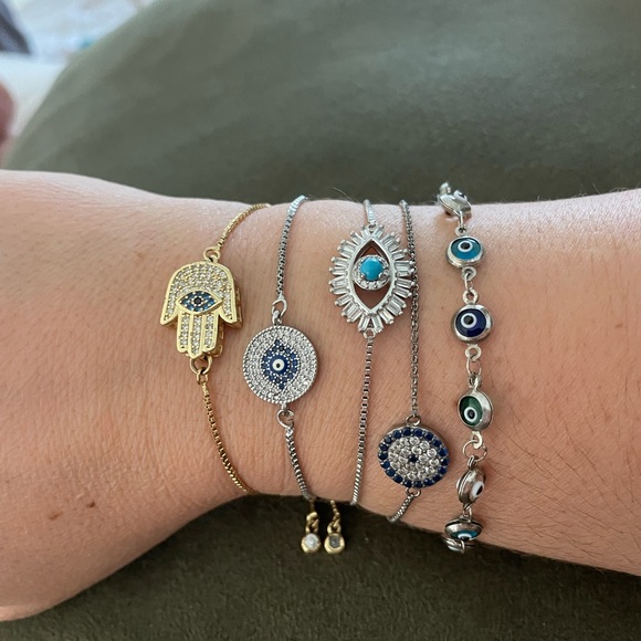 Bracelets - Picture 2 of 8